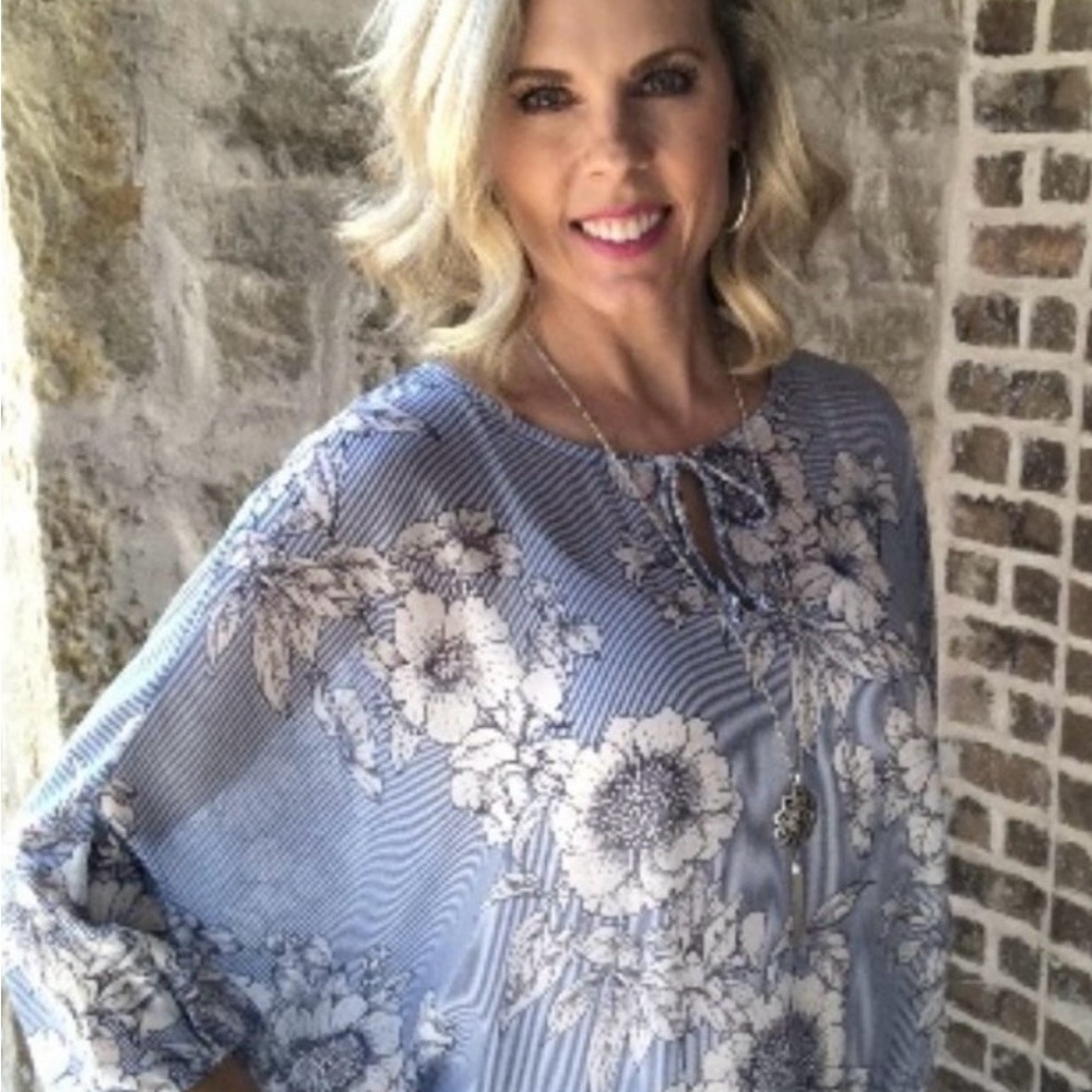 CAbi Sirena Dolman Sleeve Striped sheer Blouse. Medium. NWOT. Style 5387